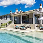 Charming Monte Uliveto With Private Pool In Villa Pula
