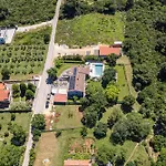 Charming Monte Uliveto With Private Pool In Villa Pula