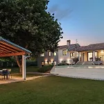 Charming Monte Uliveto With Private Pool In Villa Pula