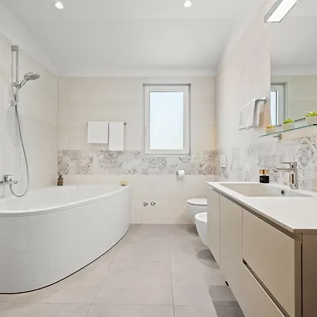 빌라 Charming Monte Uliveto With Private Pool In *