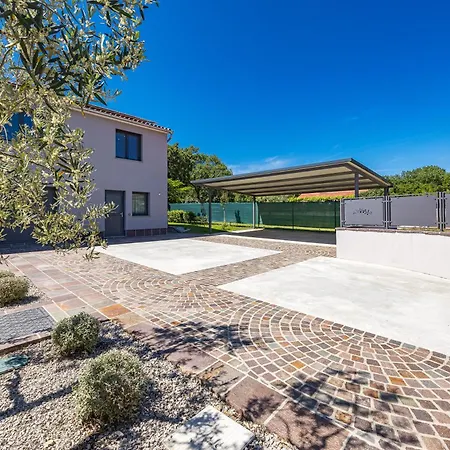 Villa Charming Monte Uliveto With Private Pool In Pula