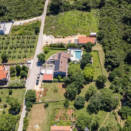 Charming Monte Uliveto With Private Pool In Villa Pula