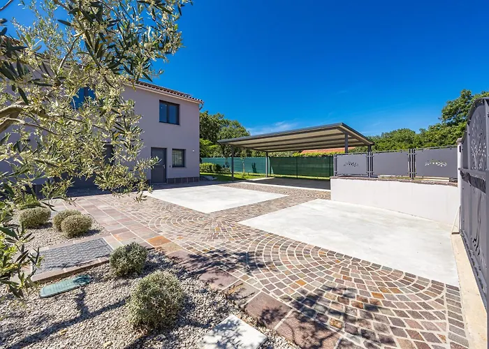 빌라 Charming Monte Uliveto With Private Pool In 풀라