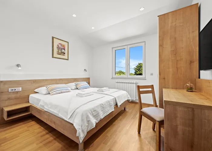 Charming Monte Uliveto With Private Pool In 풀라