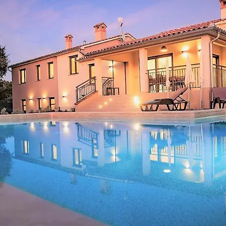 Villa Charming Monte Uliveto With Private Pool In