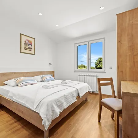 Charming Monte Uliveto With Private Pool In פולה