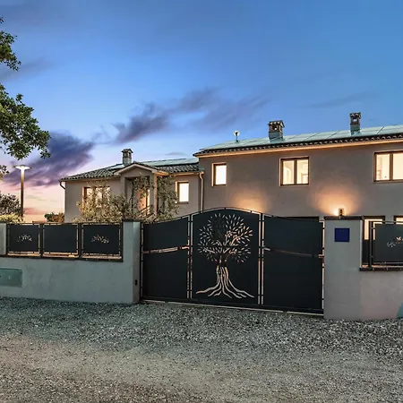 Charming Monte Uliveto With Private Pool In * Pula