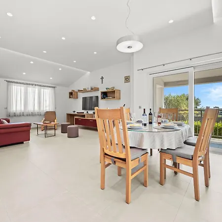 Charming Monte Uliveto With Private Pool In Villa