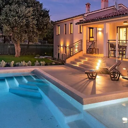 Charming Monte Uliveto With Private Pool In Vila