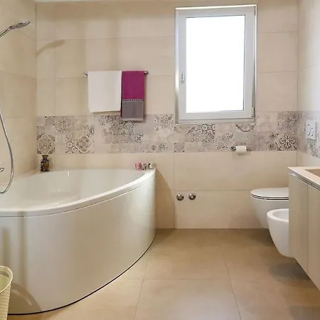 Vila Charming Monte Uliveto With Private Pool In Pula