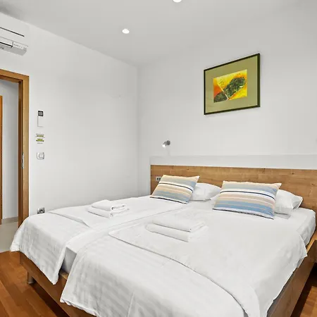 Charming Monte Uliveto With Private Pool In Pula