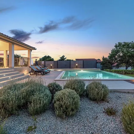 Charming Monte Uliveto With Private Pool In Vila