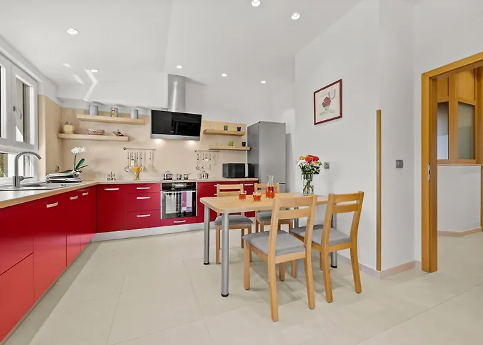 Charming Monte Uliveto With Private Pool In Pula